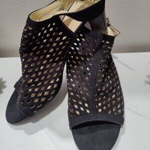 Black Liz Claiborne opened toe heels